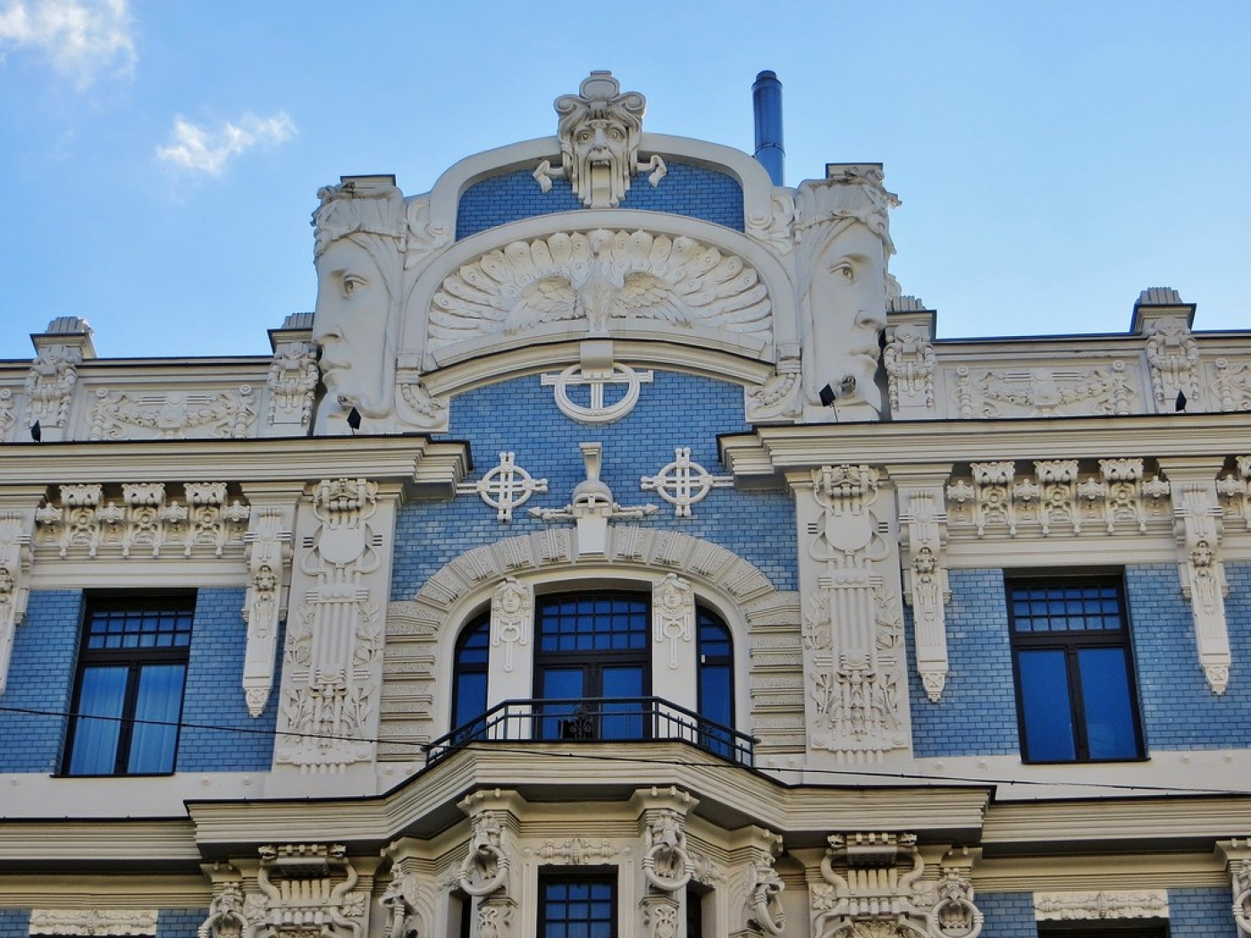 Комфортный трансфер на машинах бизнес класса VIP тур по Риге + Югендстиль