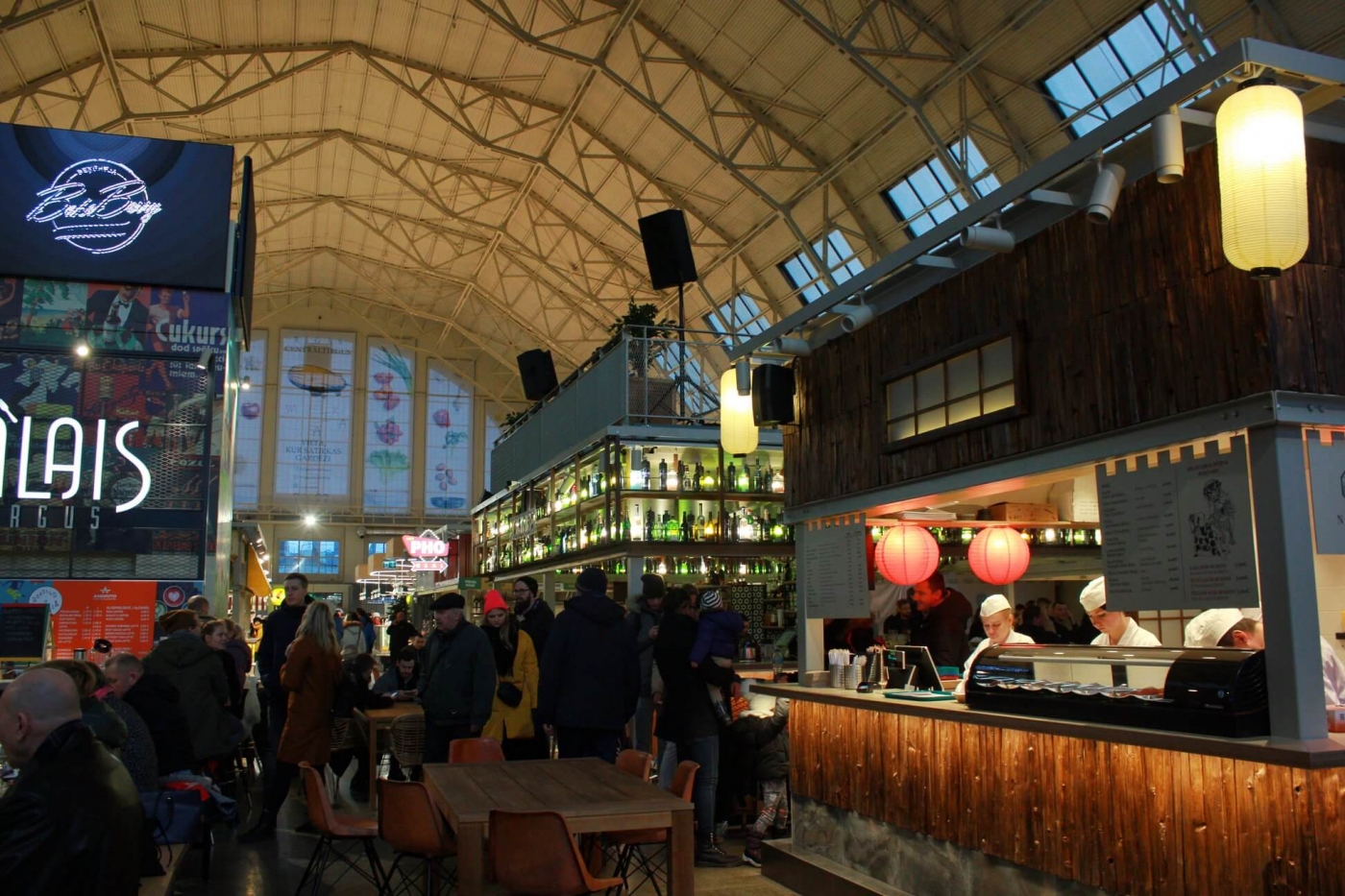 Комфортный трансфер на машинах бизнес класса Гастротур по Риге