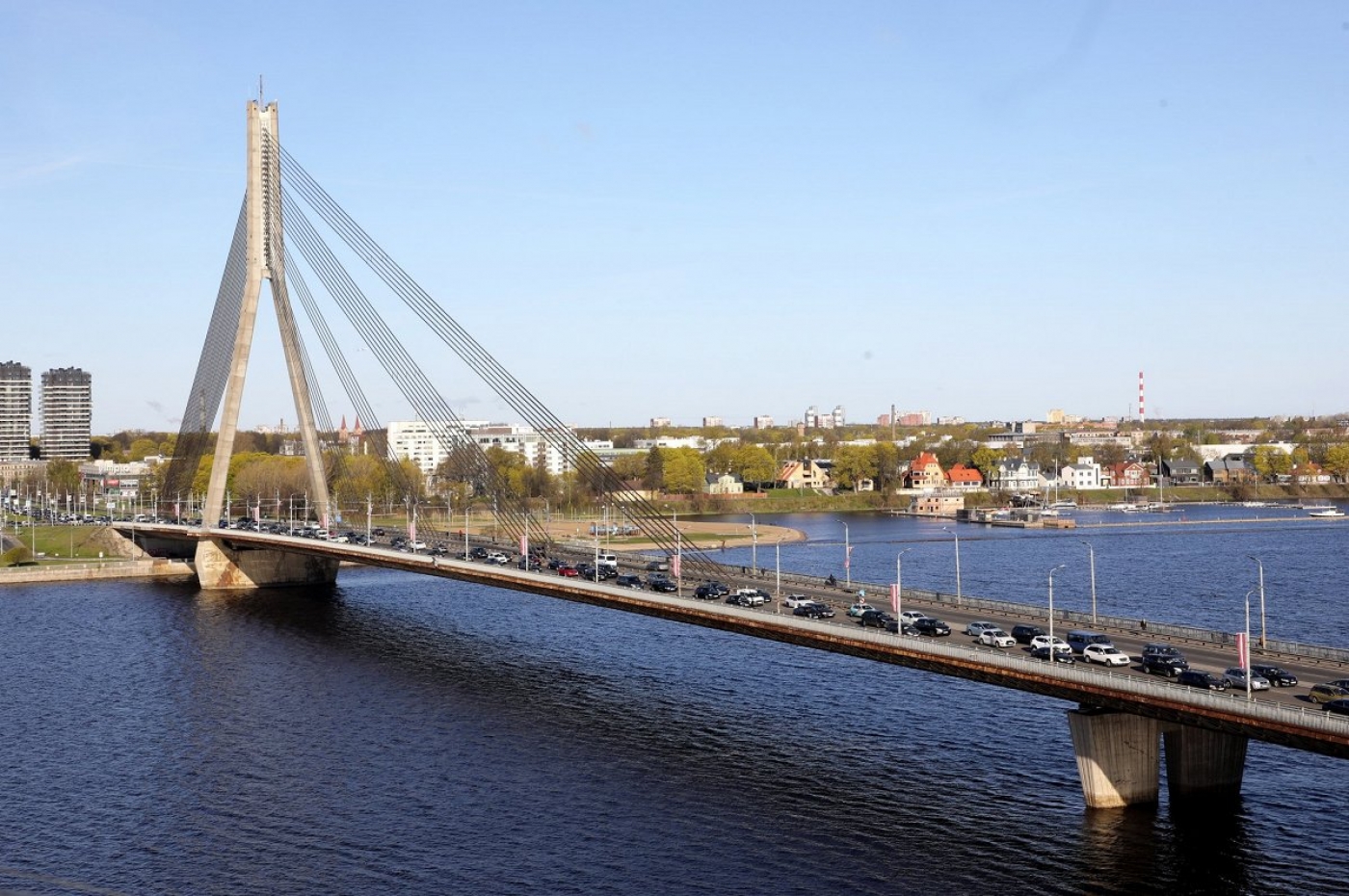 Комфортный трансфер на машинах бизнес класса Аэропорт → Вантовый мост