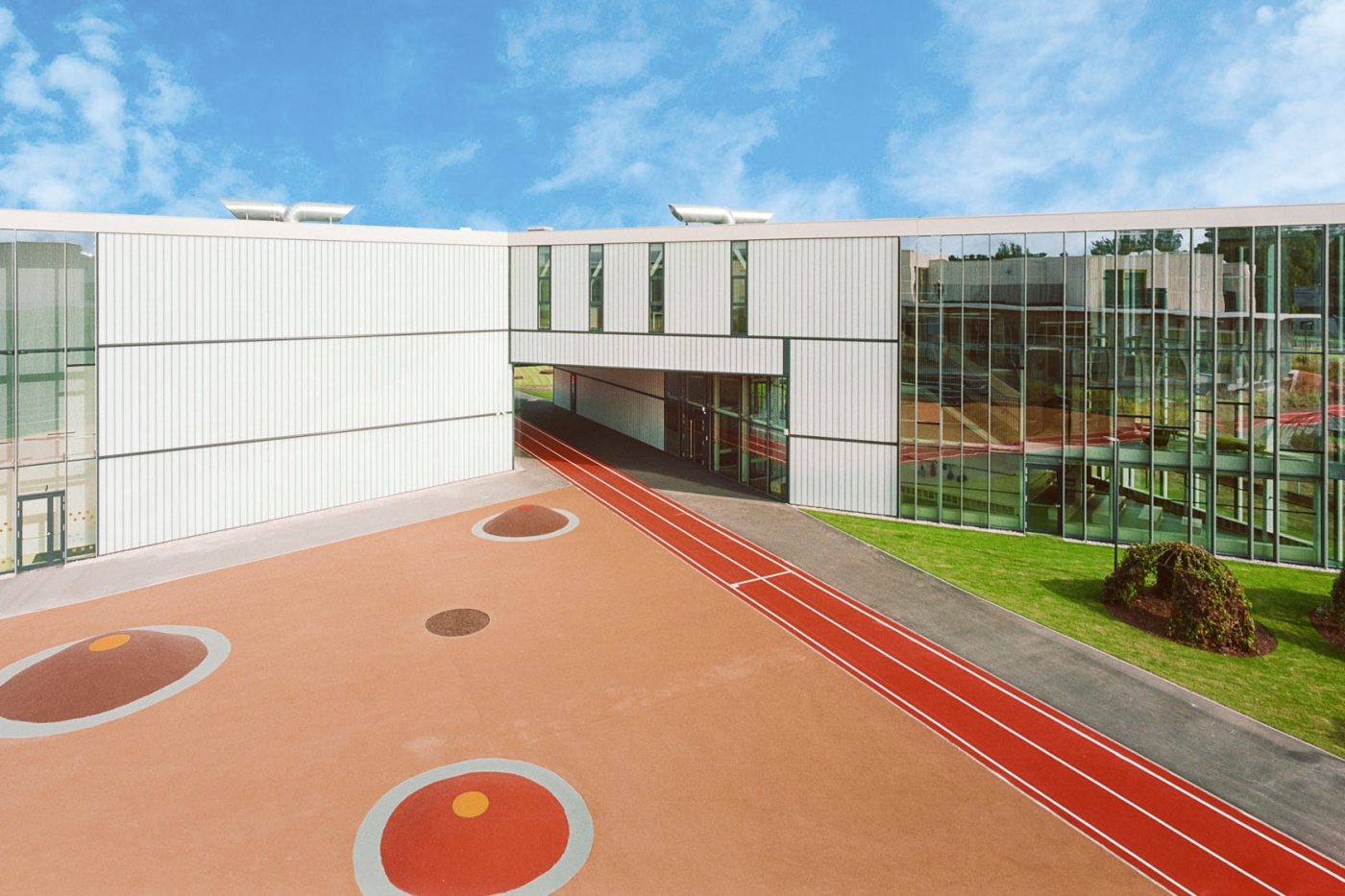 Комфортный трансфер на машинах бизнес класса Аэропорт → Международные школы (ISL, Exupery)